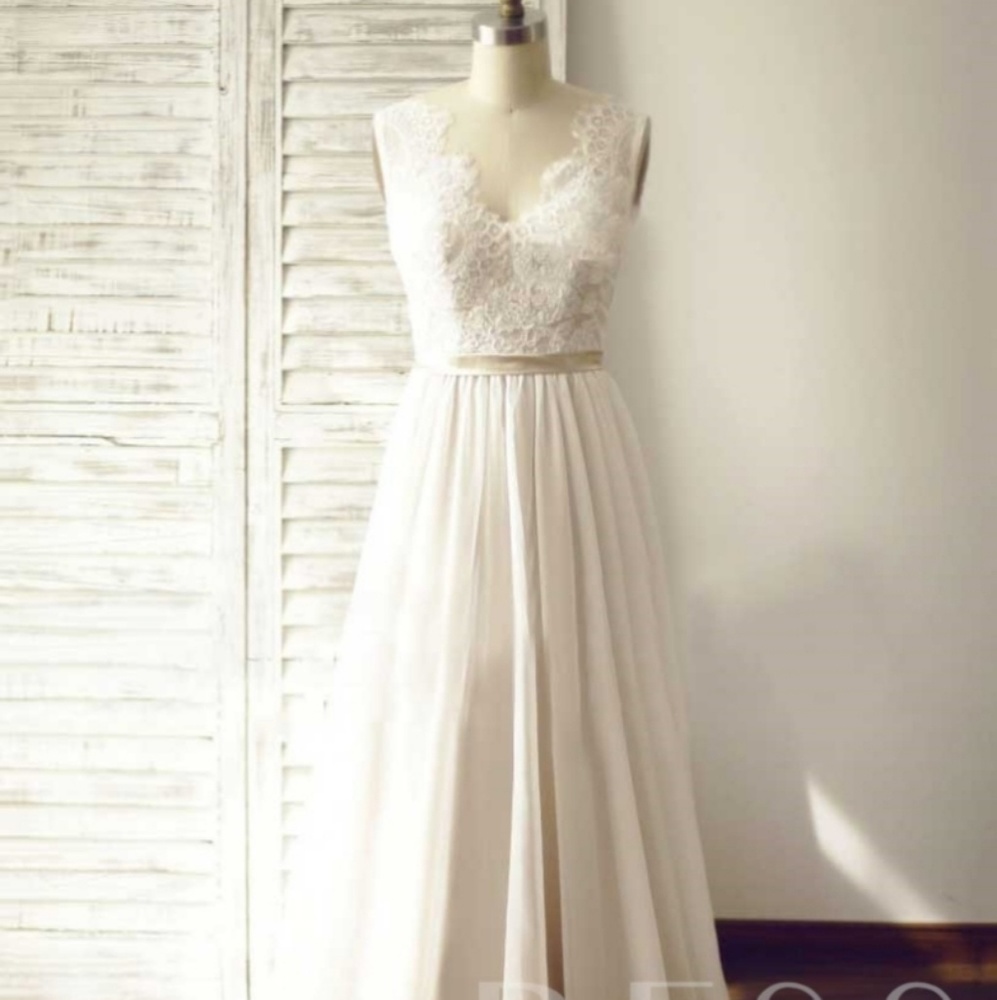 A-line Ivory Lace Wedding Dress NWOT